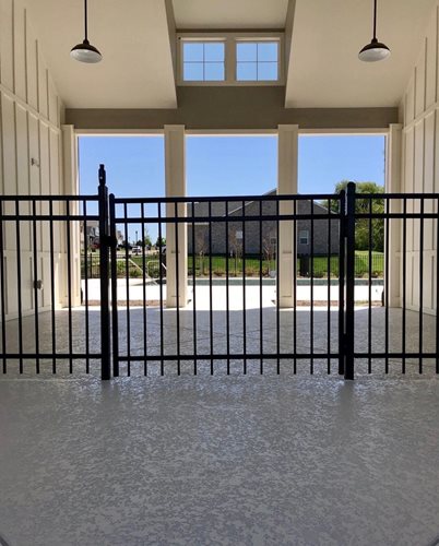 Apt Entryway In (hendersonville Tn)
Multi-Family
SUNDEK of Nashville
